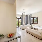Willa Sunnyvillas: 4br Seafront Villa*private Pool*bw44